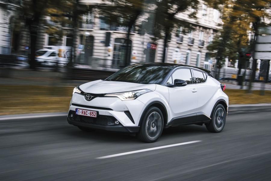  Toyota C-HR 2016 года  (WW) (фото 7 из 53)